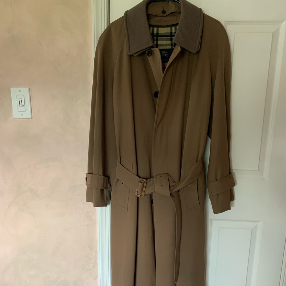 Men’s Burberry Lawrence trench coat 40R